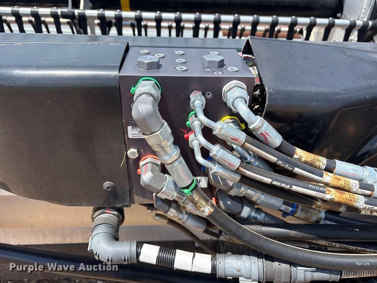 image for item DY0926 2024 MacDon FD250 flex draper head