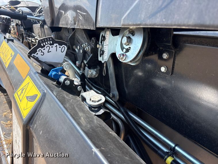 image for item DY0926 2024 MacDon FD250 flex draper head