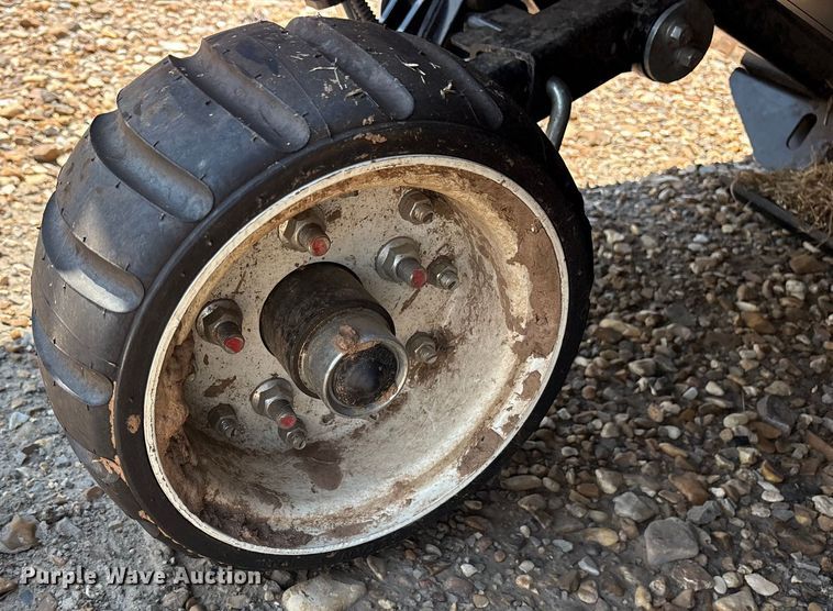 image for item DY0926 2024 MacDon FD250 flex draper head