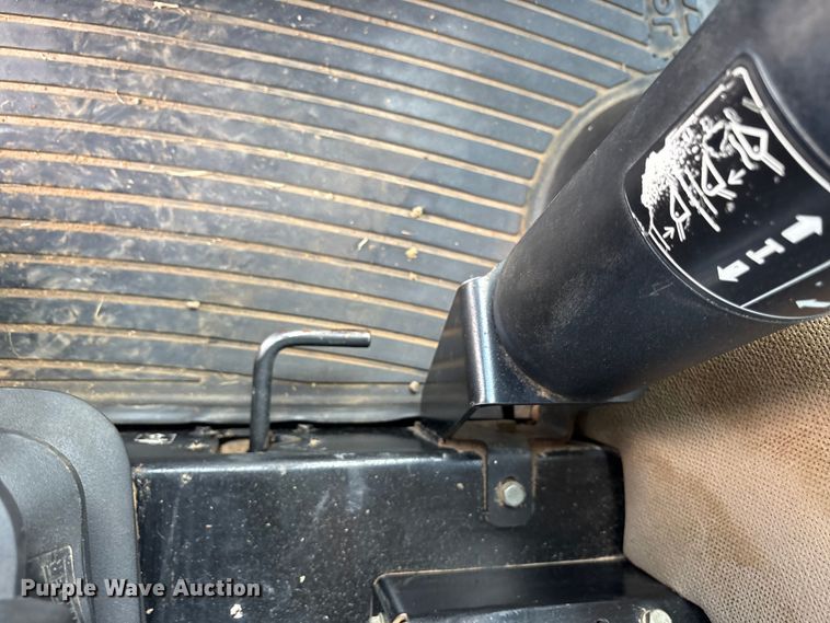 image for item DY0927 2011 John Deere 6115D MFWD tractor