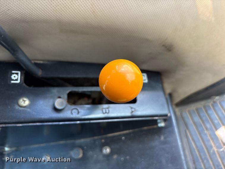 image for item DY0927 2011 John Deere 6115D MFWD tractor