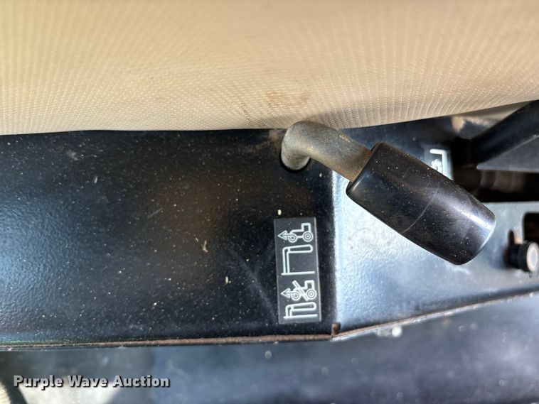 image for item DY0927 2011 John Deere 6115D MFWD tractor