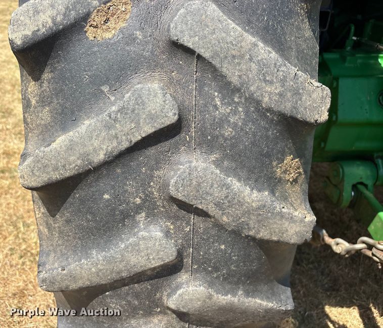 image for item DY0927 2011 John Deere 6115D MFWD tractor