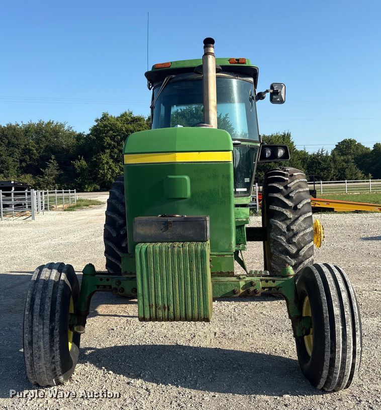 image for item DY0932 John Deere 4640 tractor