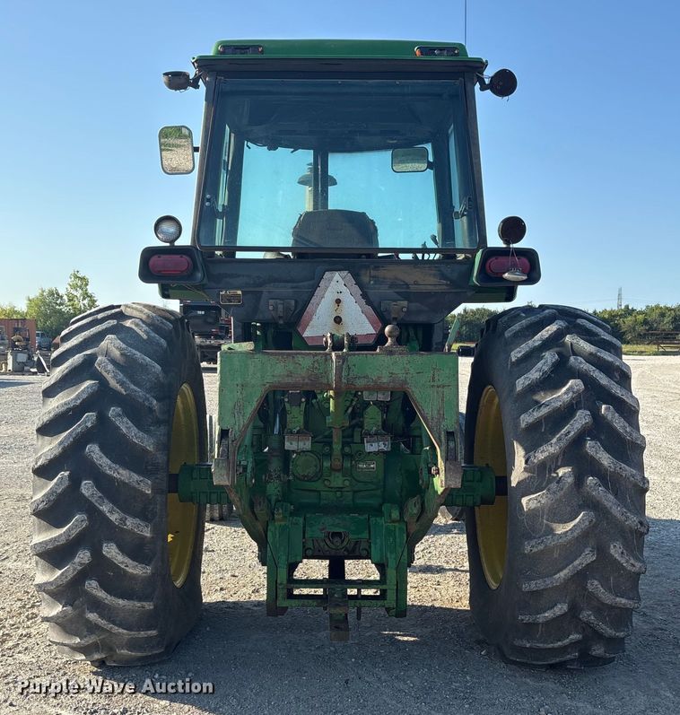 image for item DY0932 John Deere 4640 tractor