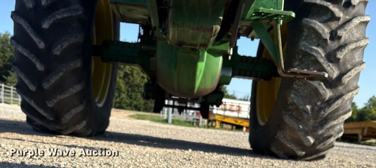 image for item DY0932 John Deere 4640 tractor