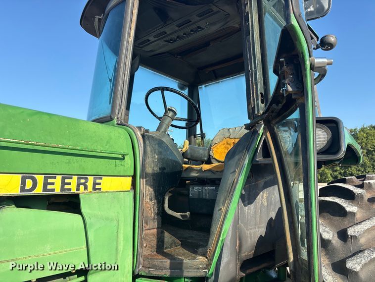 image for item DY0932 John Deere 4640 tractor