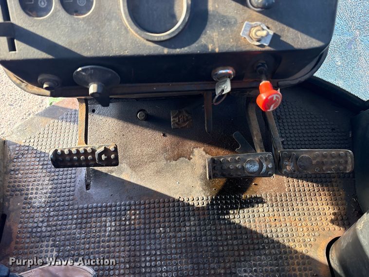 image for item DY0932 John Deere 4640 tractor