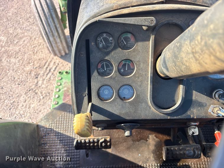 image for item DY0932 John Deere 4640 tractor