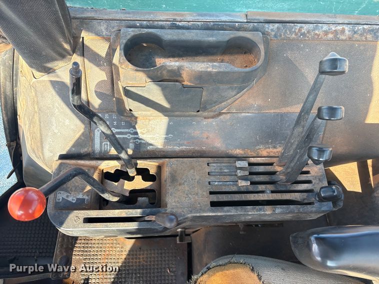 image for item DY0932 John Deere 4640 tractor