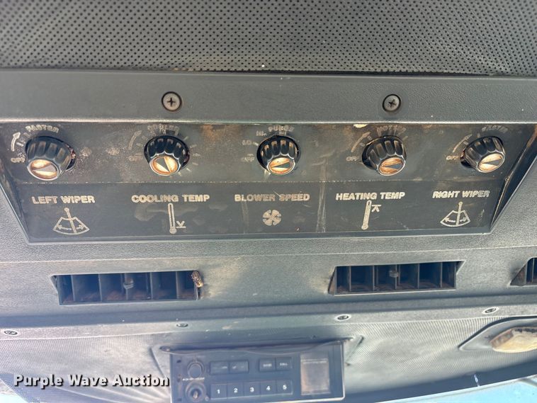 image for item DY0932 John Deere 4640 tractor