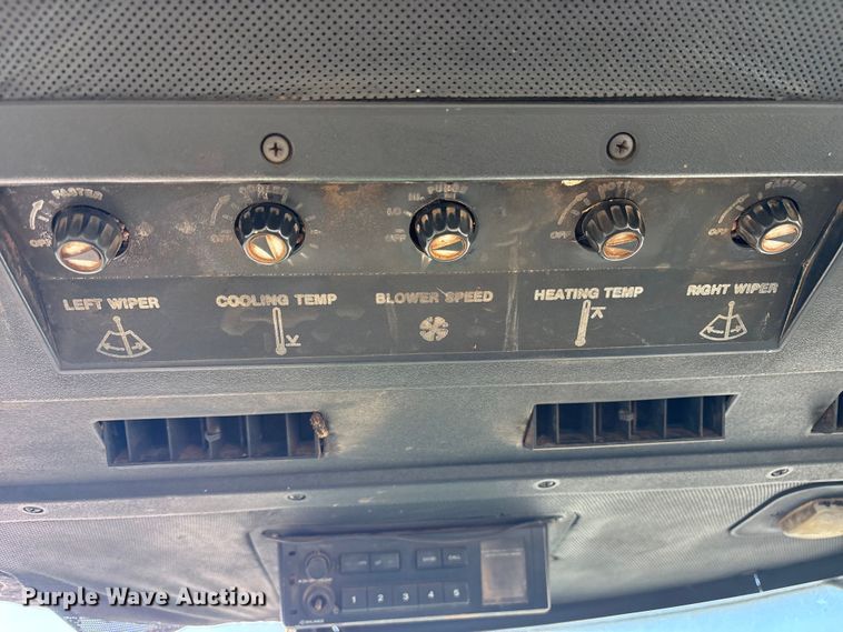 image for item DY0932 John Deere 4640 tractor