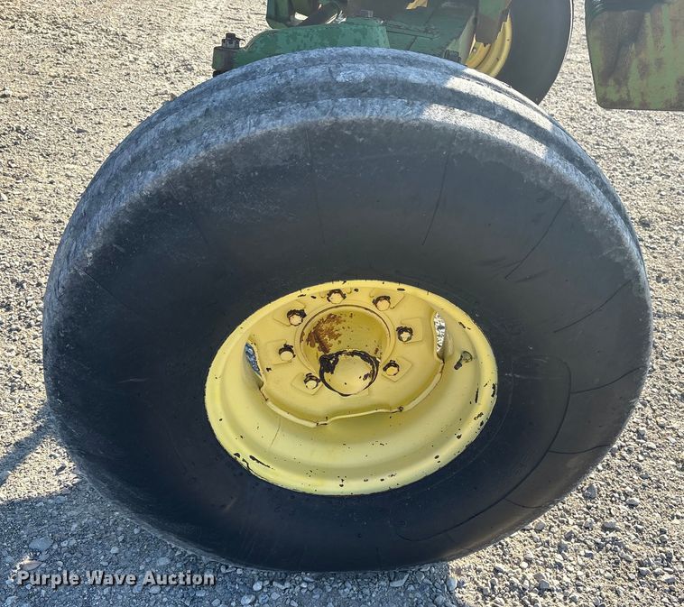 image for item DY0932 John Deere 4640 tractor