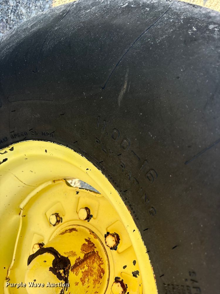 image for item DY0932 John Deere 4640 tractor