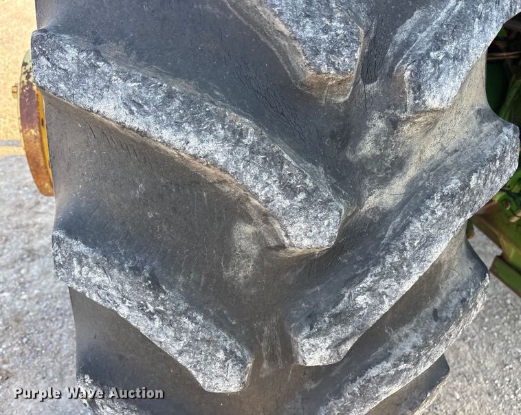 image for item DY0932 John Deere 4640 tractor