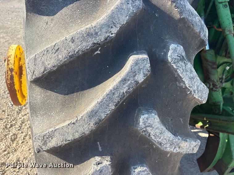 image for item DY0932 John Deere 4640 tractor