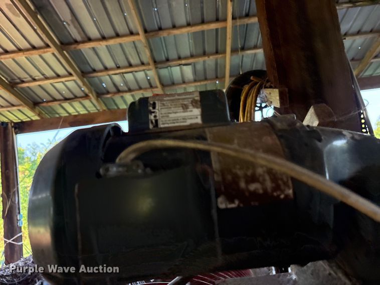 image for item DY0942 Savage 4-10 pecan separator