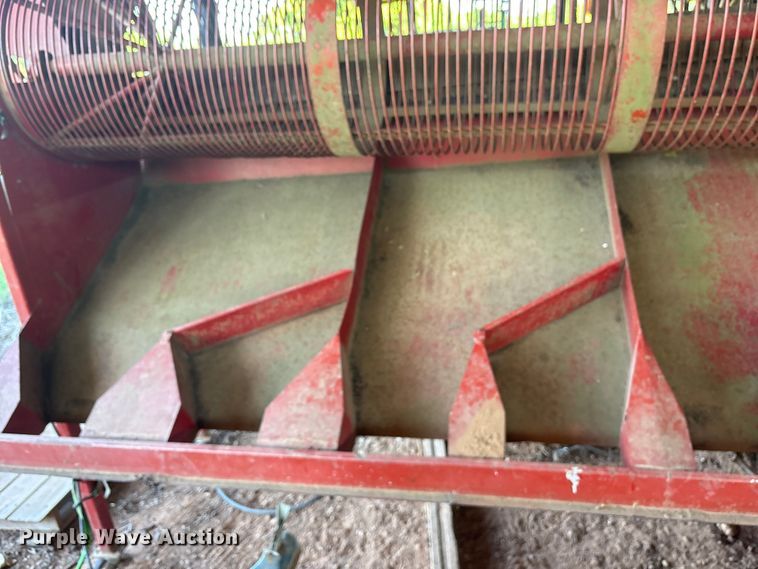 image for item DY0942 Savage 4-10 pecan separator