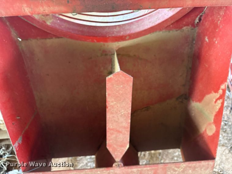 image for item DY0942 Savage 4-10 pecan separator