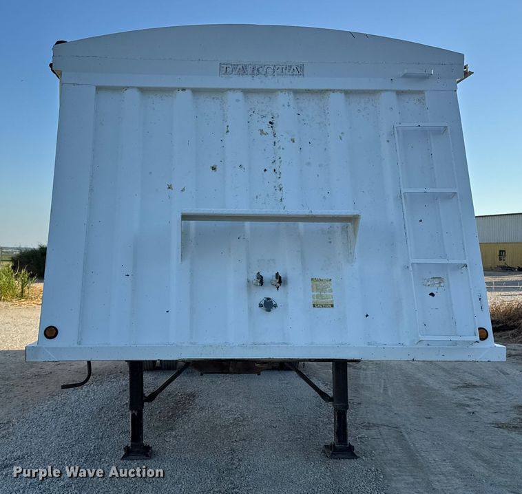 image for item DZ4218 1996 Dakota grain trailer