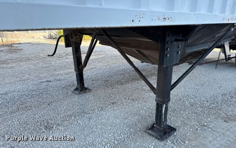 image for item DZ4218 1996 Dakota grain trailer
