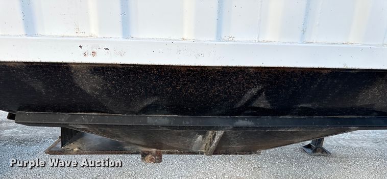 image for item DZ4218 1996 Dakota grain trailer