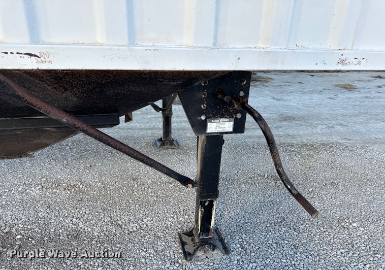 image for item DZ4218 1996 Dakota grain trailer