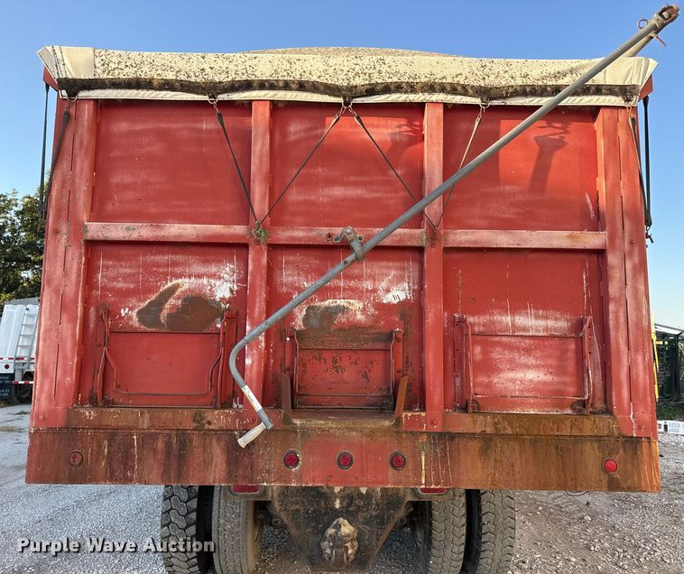 image for item DZ4219 1972 International Transtar 4300 grain truck