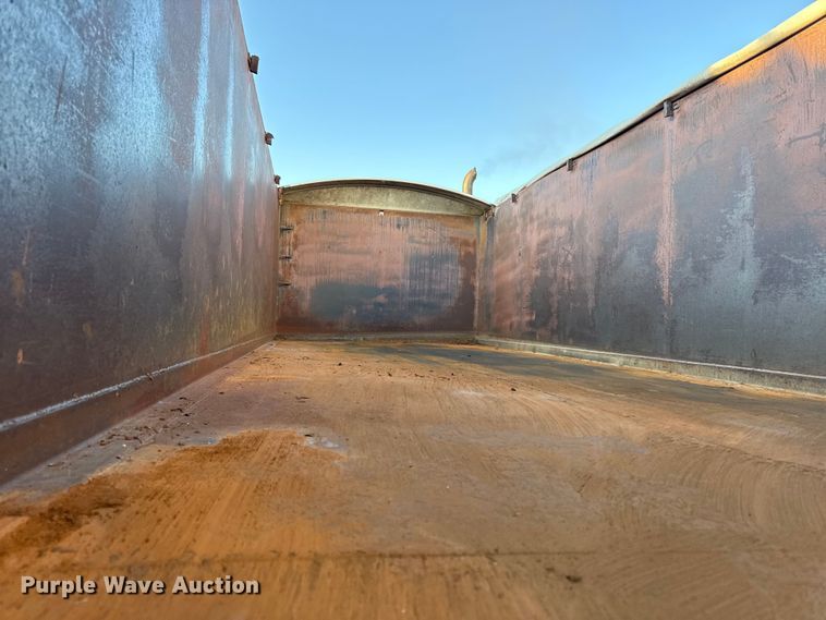 image for item DZ4219 1972 International Transtar 4300 grain truck