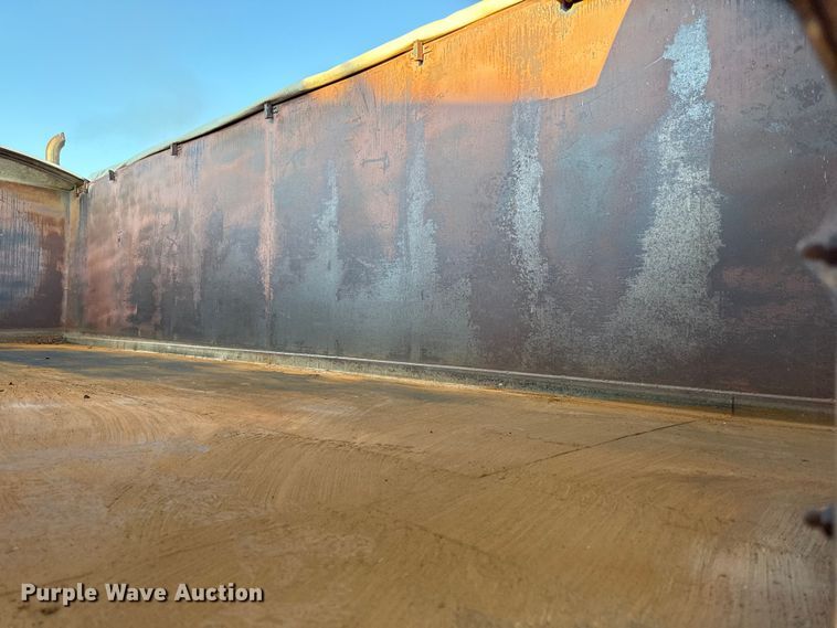 image for item DZ4219 1972 International Transtar 4300 grain truck