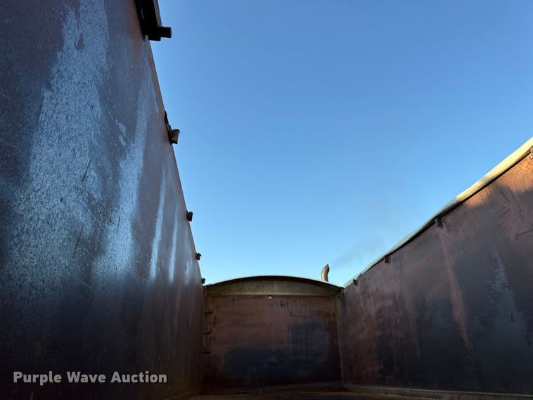 image for item DZ4219 1972 International Transtar 4300 grain truck