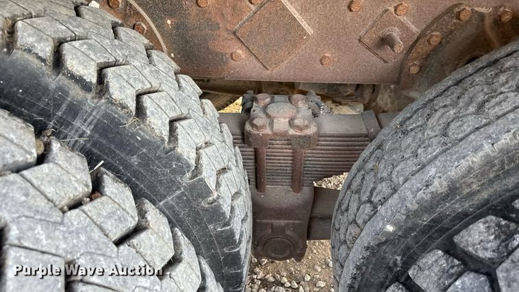 image for item DZ4219 1972 International Transtar 4300 grain truck