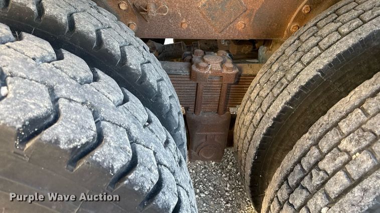 image for item DZ4219 1972 International Transtar 4300 grain truck