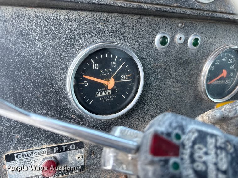 image for item DZ4219 1972 International Transtar 4300 grain truck