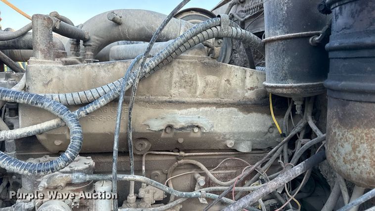 image for item DZ4219 1972 International Transtar 4300 grain truck