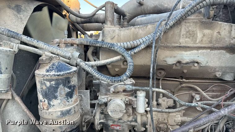 image for item DZ4219 1972 International Transtar 4300 grain truck