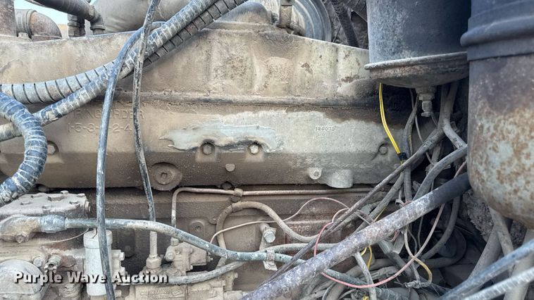 image for item DZ4219 1972 International Transtar 4300 grain truck