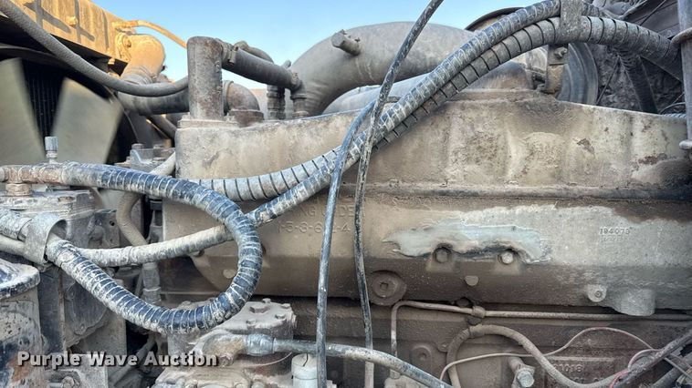 image for item DZ4219 1972 International Transtar 4300 grain truck