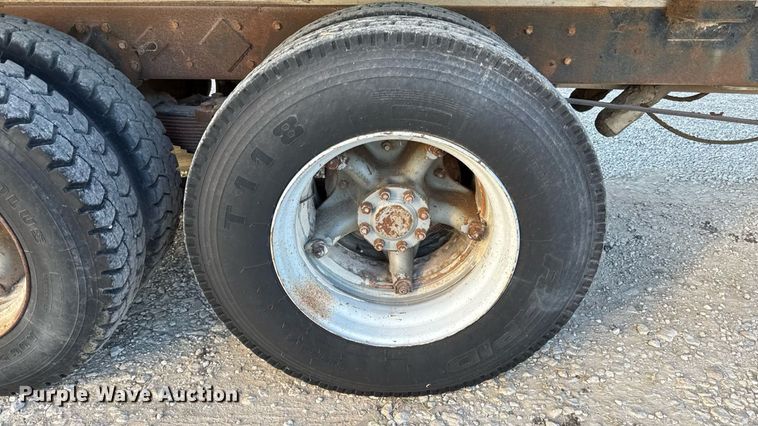 image for item DZ4219 1972 International Transtar 4300 grain truck