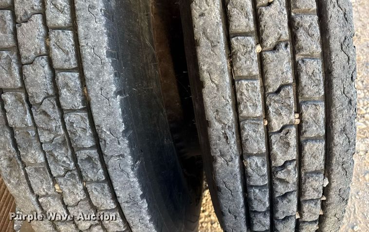 image for item DZ4219 1972 International Transtar 4300 grain truck