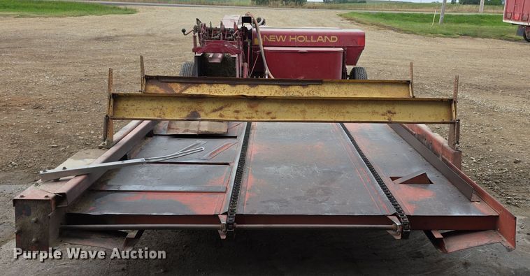 New Holland Hayliner 273 small square baler in Wakefield, KS