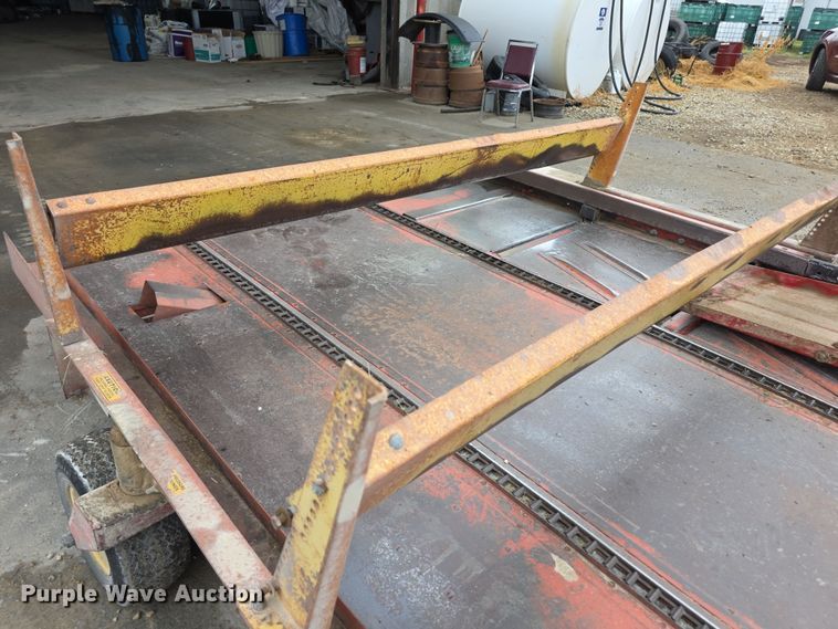 image for item DZ6123 New Holland Hayliner 273 small square baler