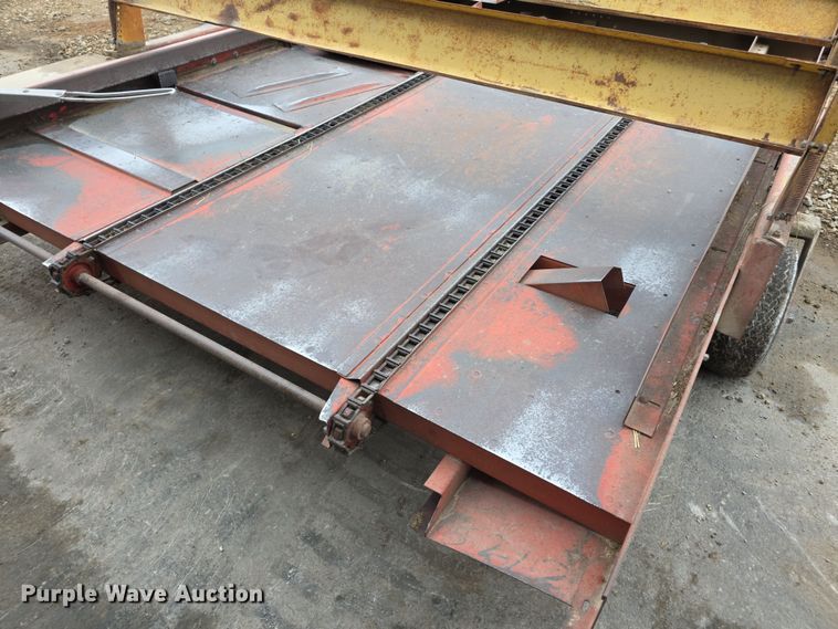 image for item DZ6123 New Holland Hayliner 273 small square baler