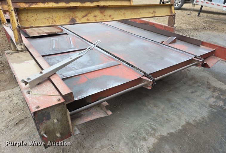 image for item DZ6123 New Holland Hayliner 273 small square baler