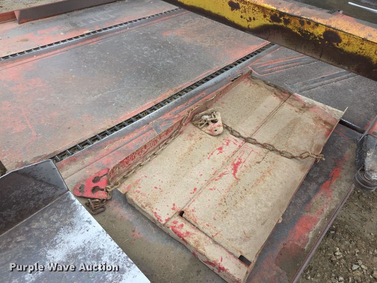 image for item DZ6123 New Holland Hayliner 273 small square baler