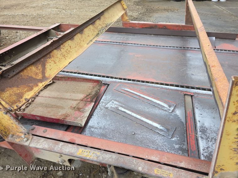 image for item DZ6123 New Holland Hayliner 273 small square baler