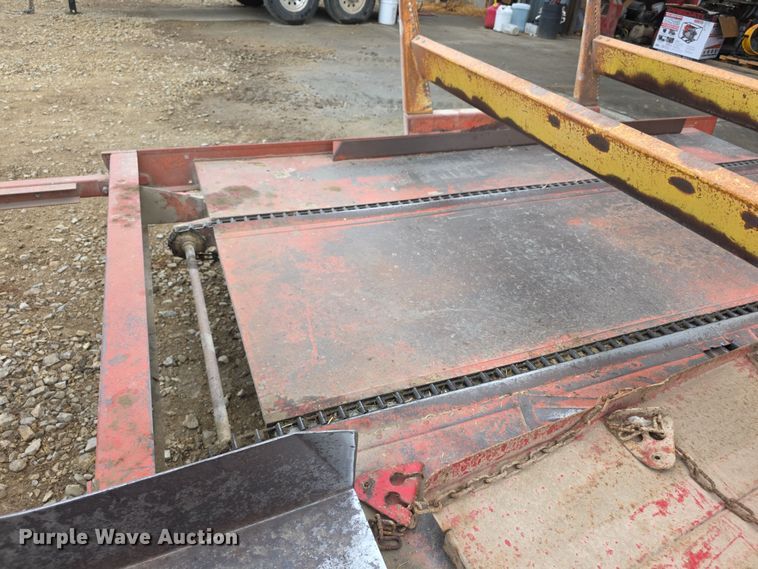 image for item DZ6123 New Holland Hayliner 273 small square baler