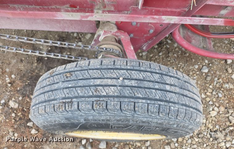 image for item DZ6123 New Holland Hayliner 273 small square baler