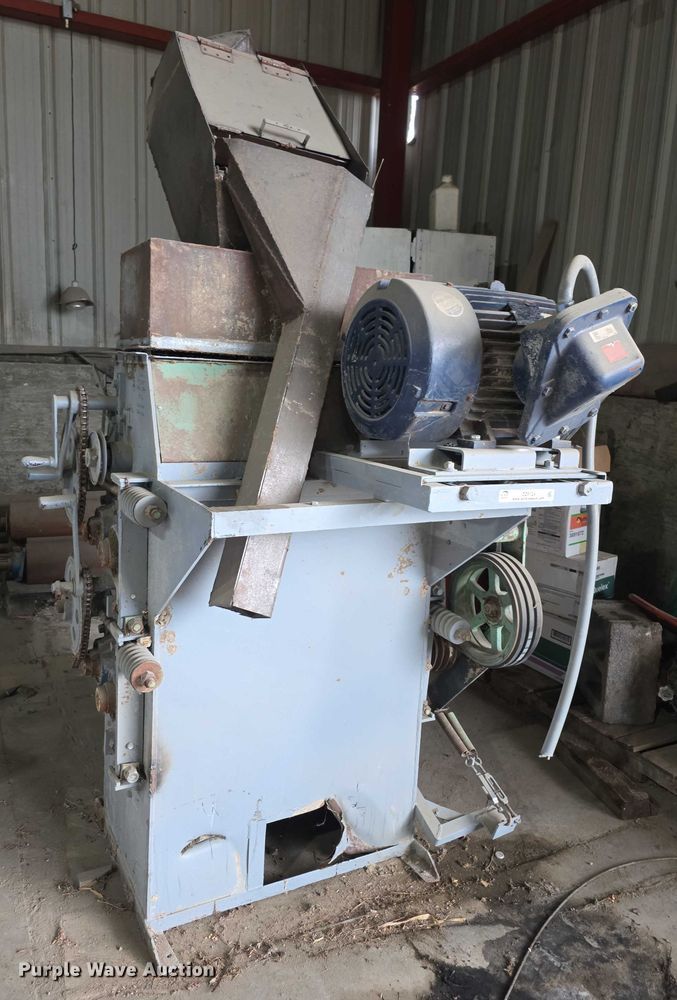 image for item DZ6124 Roskamp K roller mill 