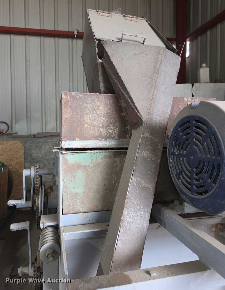 image for item DZ6124 Roskamp K roller mill 